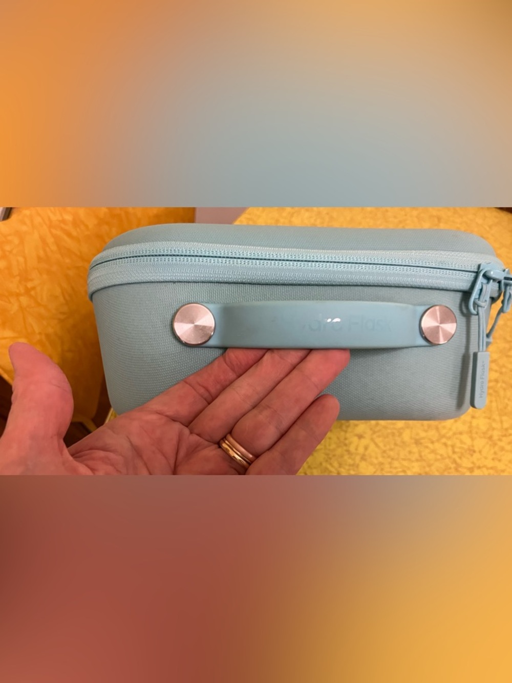 Hydro Flask Pale Blue Kids Lunch Box with Handle - Picture 3 of 9